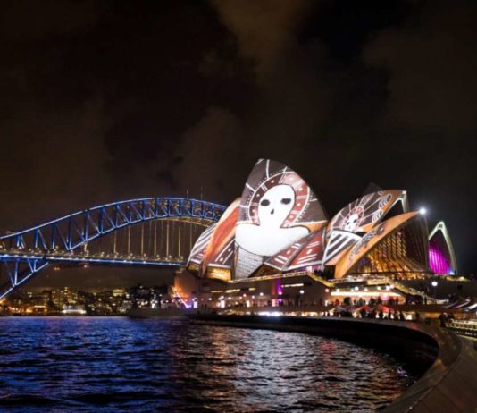 Vivid 2017: 9 Expert Tips To Take Your Opera House Pics To The Next Level Vivid pic tips from an expert